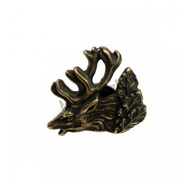 Fém kitűző, szarvasbika fej